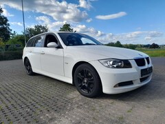 Bild des Angebotes BMW 318 318i Touring Aut. Kimaautom., Navi, PDC, TÜV 26