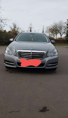 Bild des Angebotes Mercedes-Benz E 220 T CDI DPF BlueEFFICIENCY 7G-TRONIC Avantgarde