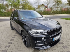 Bild des Angebotes BMW X5 M M50d Sport-Aut.