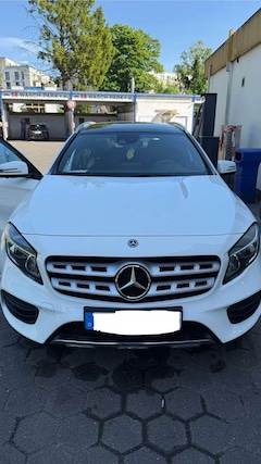 Bild des Angebotes Mercedes-Benz GLA 180 GLA 180 (156.942) !!! nur 8700 km !!!