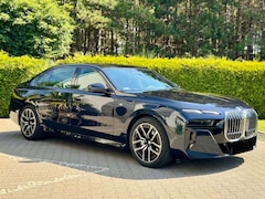 Bild des Angebotes BMW 740 740d xDrive M Sport*B&W*HUD*Panorama*