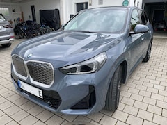 Bild des Angebotes BMW iX1 iX1 eDrive20 M Sportpaket, AHK, Komfortzugang