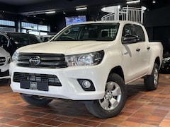Bild des Angebotes Toyota Hilux ELCH DOUBLE CAB DUTY 4X4 BUNDESWEHR STANDHEIZUNG A