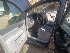 Bild des Angebotes VW Touran 1.6 FSI Trendline