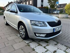 Bild des Angebotes Skoda Octavia Octavia Combi 2.0 TDI Green tec DSG Solution