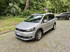 VW Cross Touran VW Touran Cross / 2.0 TDI / DSG / 170 PS
