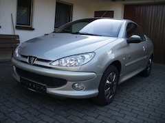 Bild des Angebotes Peugeot 206 CC Roland Garros Cabrio, Klima, Leder Sport Sitze