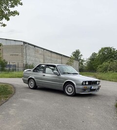 Bild des Angebotes BMW 325 325i