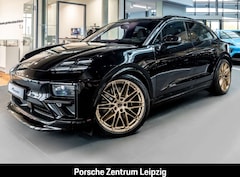 Bild des Angebotes Porsche Macan Turbo HA-Lenkung InnoDrive HeadUp 22-Zoll