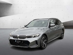 Bild des Angebotes BMW 330 e Touring M Sport HUD Park-Assistent Komfortzugang