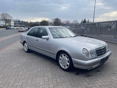 Bild des Angebotes Mercedes-Benz E 320 Elegance Automatik TÜV 02/27
