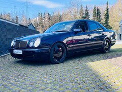 Bild des Angebotes Mercedes-Benz E 55 AMG Designo*Mysticviolett*Voll*Comand*Standhzg*PDC