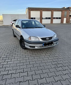 Toyota Avensis 1.8 linea sol