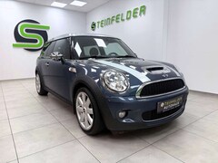Bild des Angebotes MINI Cooper S Clubman Cooper S 1.6 SCHIEBEDACH/ TEMPOMAT/ TÜV