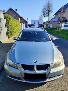 Bild des Angebotes BMW 320 320d DPF Touring