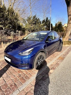 Bild des Angebotes Tesla Model Y Maximale Reichweite Hinterradantrieb bis Zu 657km