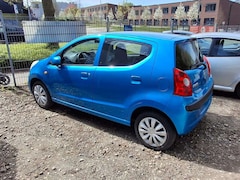 Nissan Pixo Pixo 1.0 more