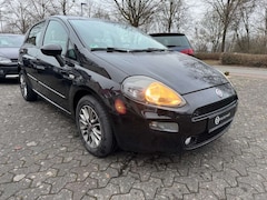 Bild des Angebotes Fiat Punto More 1.4 ++UNFALL++ Blue&Me 8fach bereift