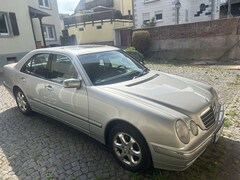 Bild des Angebotes Mercedes-Benz E 240 Elegance