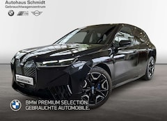 Bild des Angebotes BMW iX xDrive50 626€ netto Sportpaket*H&K*SkyLounge*AHK*D