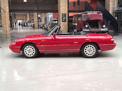 Bild des Angebotes Alfa Romeo Spider 2.0i Serie 4 - gepfl. Diplomaten-Besitz!