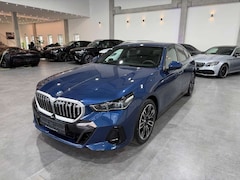 Bild des Angebotes BMW 520 i M Sport*LED*AHK*Shadow*H&K*360°*Carbon