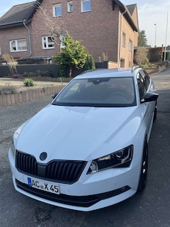 Bild des Angebotes Skoda Superb Combi 2.0 TSI 4x4 DSG SportLine