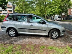 Bild des Angebotes Peugeot 206 206 SW Neuer TÜV bis 02.2027
