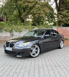 Bild des Angebotes BMW 520 520i TÜV NEU!!! 19Zoll Felgen Sportfahrwerk