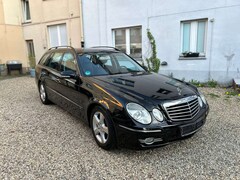 Bild des Angebotes Mercedes-Benz E 320 T CDI 7G-TRONIC Avantgarde - 7 Sitzer - TÜV NEU**