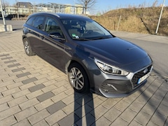 Bild des Angebotes Hyundai i30 Kombi 1.4 T-GDI YES!