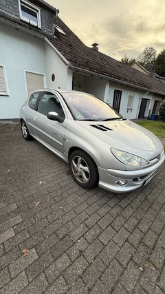 Bild des Angebotes Peugeot 206 90 Quiksilver