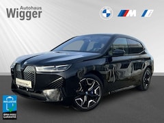 Bild des Angebotes BMW iX M60/HUD/AHK/Pano/Navi/Leder/Bowers & Wilkins