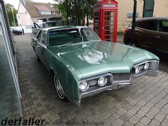 Oldsmobile Delta 88 4-door Sedan