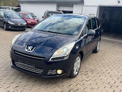 Bild des Angebotes Peugeot 5008 Platinum 7 Sitzer Klima 1.Hand