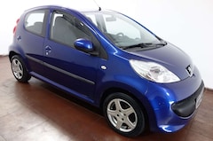 Bild des Angebotes Peugeot 107 Filou Klima/Servo/Zentral/5-Gang/CD-Radio