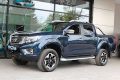 Nissan Navara Tekna 4x4 mit Winde nur 3tkm