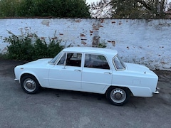 Alfa Romeo Giulia 1300 SUPER