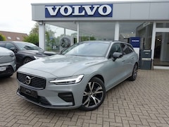 Bild des Angebotes Volvo V60 Plus B4 Dark/Head-UP/Pano/360°/H&K/BLS/Alarm