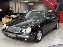 Bild des Angebotes Mercedes-Benz E 240 E 240 Elegance +TEMPOMAT+KLIMA+SITZHEIZ+