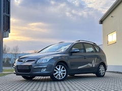 Bild des Angebotes Hyundai i30 cw Premium*AUTOM*KLIMA*NAVI*SHZ*PDC*AHK*TÜV*