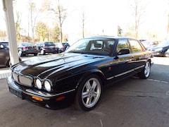 Bild des Angebotes Jaguar XJ R 4.0 V8 Leder SDach 4xShz Memory 363 PS