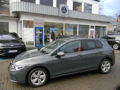 Bild des Angebotes VW Golf VIII Lim. Life 1,5 TSI 6 GANG KAMERA