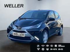 Bild des Angebotes Toyota Aygo x-play touch *Kamera*BT*Color*LMF*Bordcomp*