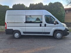 Bild des Angebotes Citroen Jumper L2 H2 Komfort, Klima, Ahk, Kamera + Parksensoren, Baustellen Paket, Trennwand, 3 Sitzer,DAB
