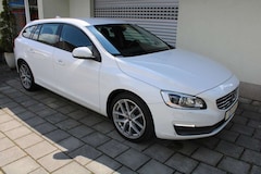 Bild des Angebotes Volvo V60 D3 Kinetic BiXenon Navigation Tempomat PDC ALU AHK