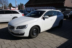 Bild des Angebotes Volvo V60 D3 Kinetic BiXenon Navigation Tempomat PDC ALU AHK