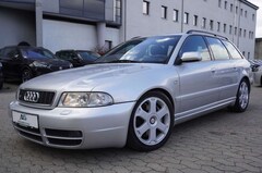 Bild des Angebotes Audi S4 Avant 2.7 V6 quattro Xenon/Schiebe/BOSE/Temp/