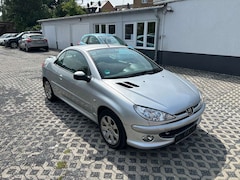 Bild des Angebotes Peugeot 206 CC Filou - Benzin, Cabrio, TÜV 7/25