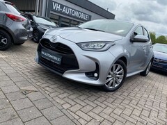 Bild des Angebotes Toyota Yaris 1.5 A-GRA*APPLE&ANDROID*Klimaat*KAMERA*LED HSW*Shz